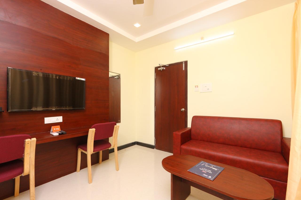Oyo 15115 Hotel Ramcharan Residency Тирупати Экстерьер фото