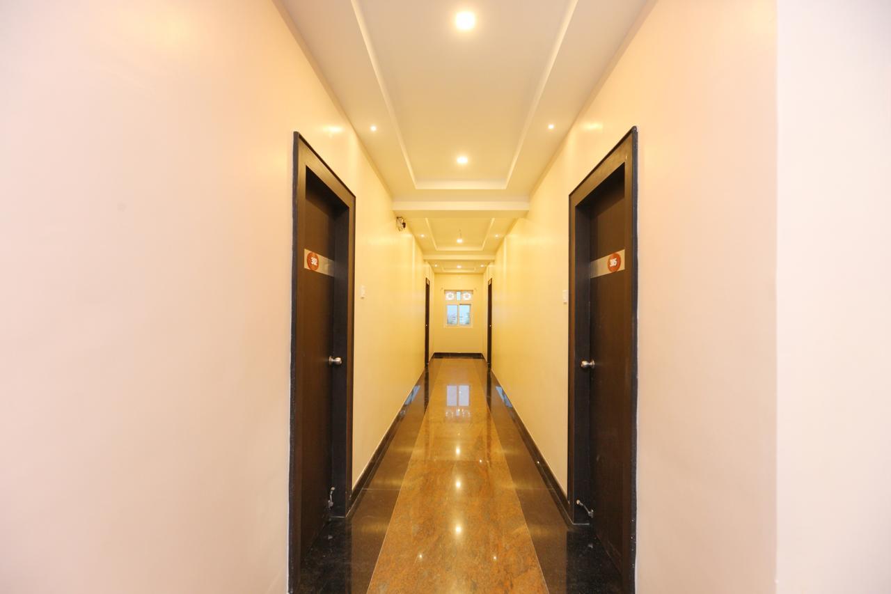 Oyo 15115 Hotel Ramcharan Residency Тирупати Экстерьер фото