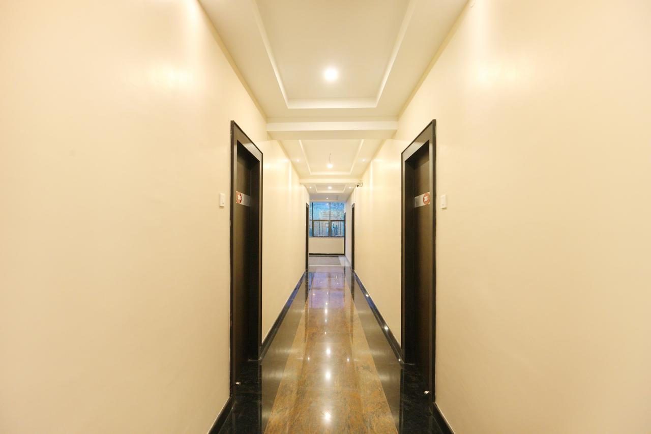 Oyo 15115 Hotel Ramcharan Residency Тирупати Экстерьер фото
