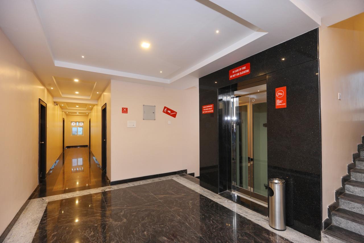 Oyo 15115 Hotel Ramcharan Residency Тирупати Экстерьер фото