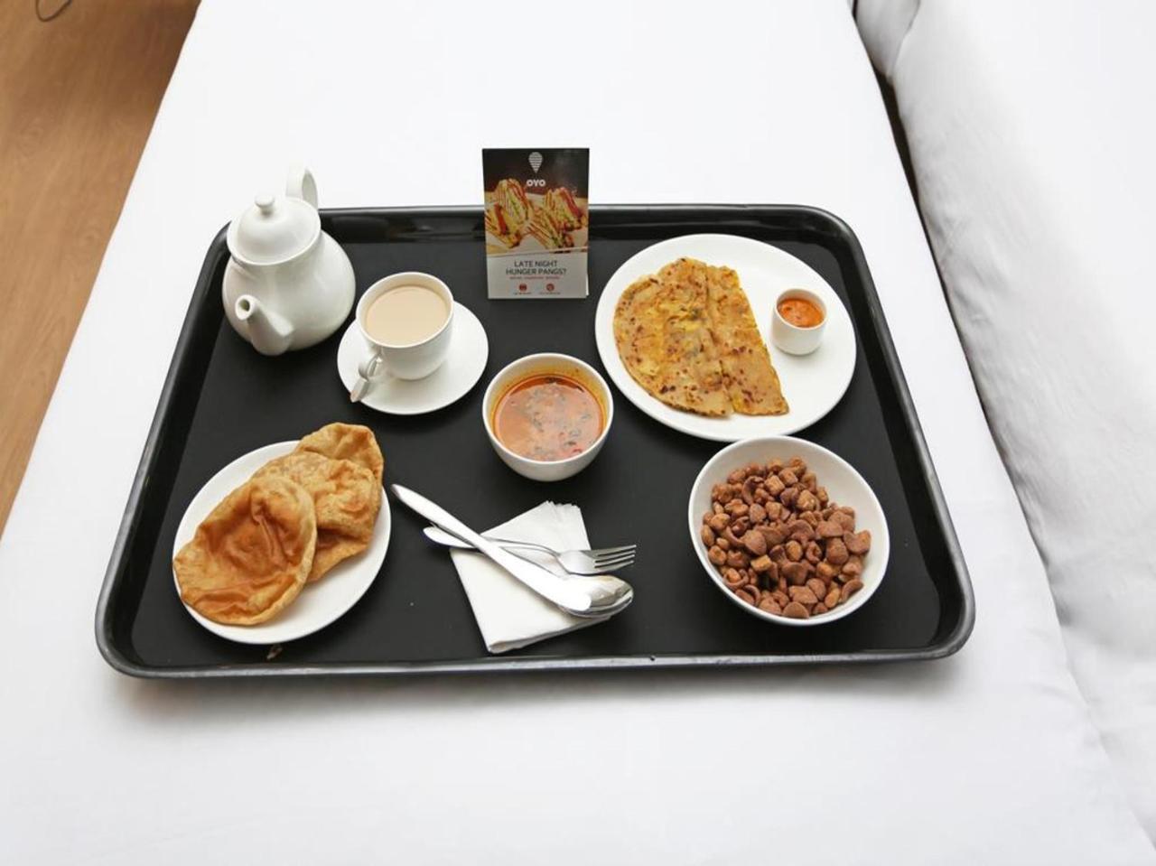 Oyo 15115 Hotel Ramcharan Residency Тирупати Экстерьер фото